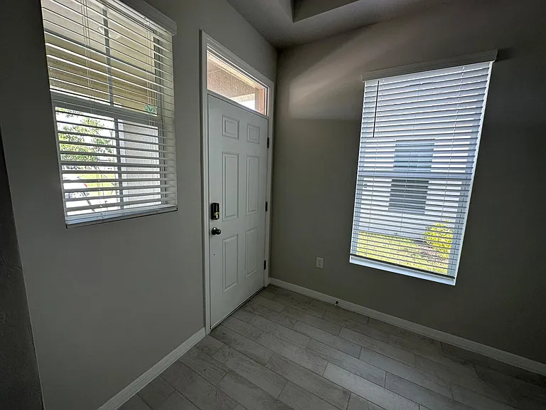 826 Friendship Cir — Photo 10