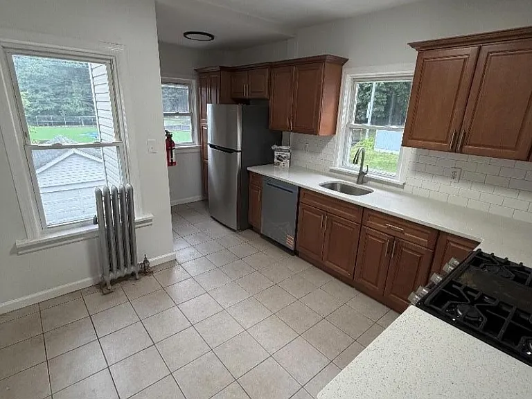 10 Glennon Pl — Photo 4