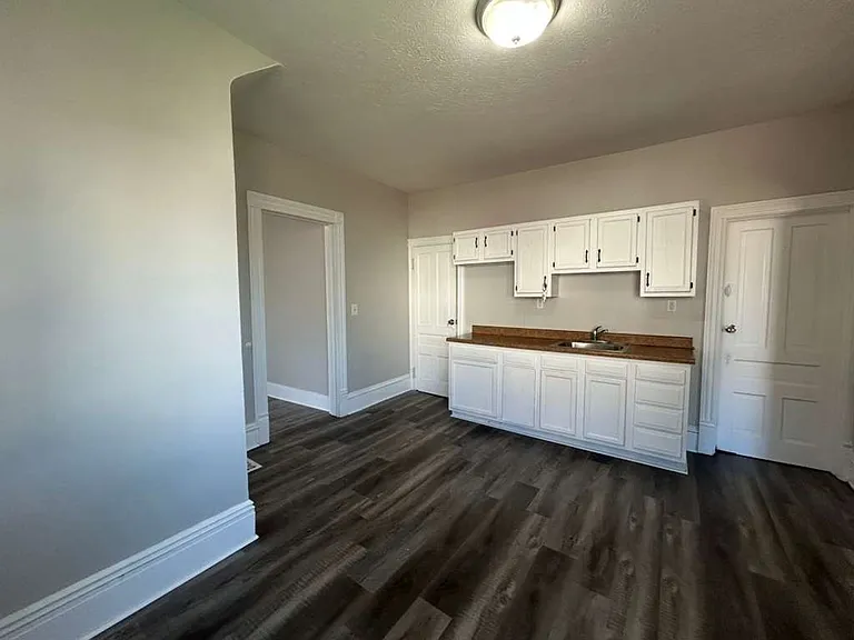 9300 Madison Ave — Photo 20