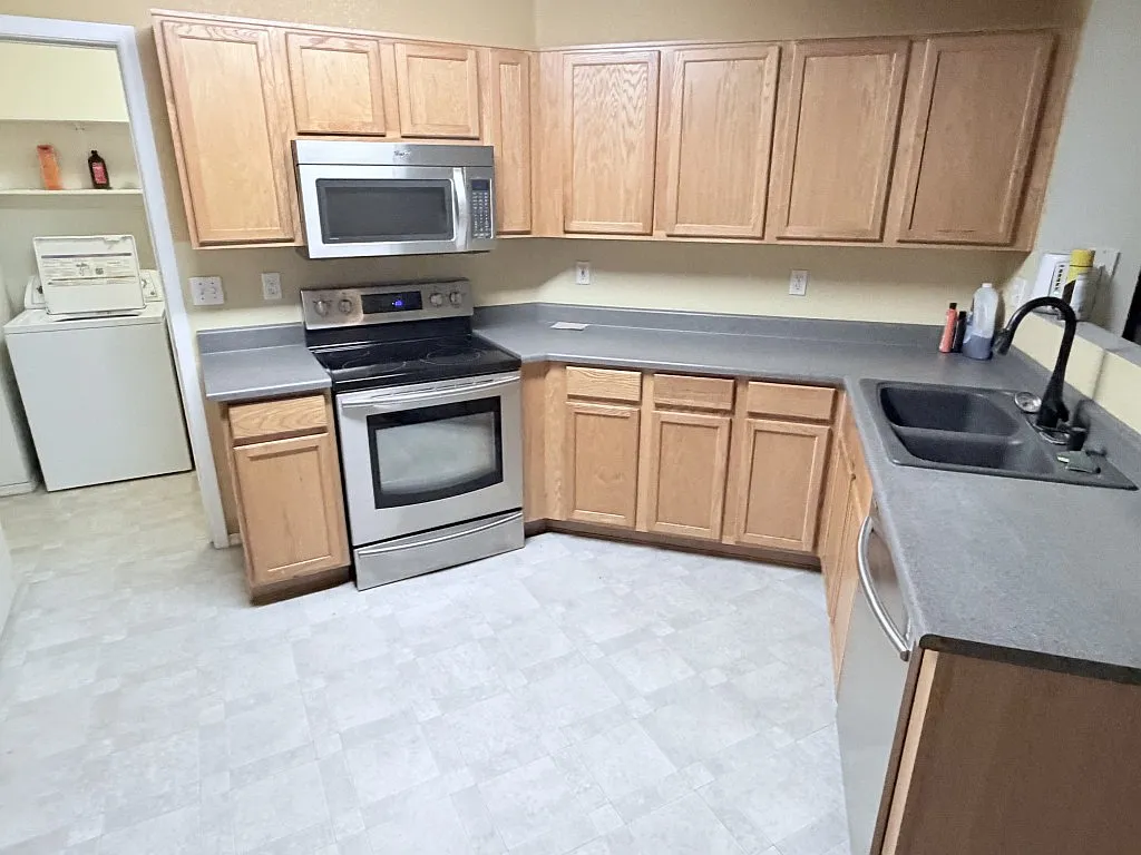 3 bed, 1316 sqft, $1,895 — Photo 4