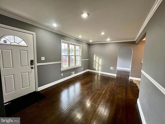 5th image of 121 Belmont Dr