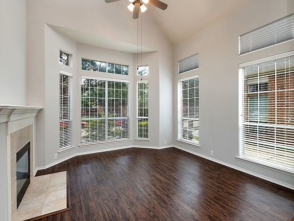 3rd image of 11517 Chaucer Dr