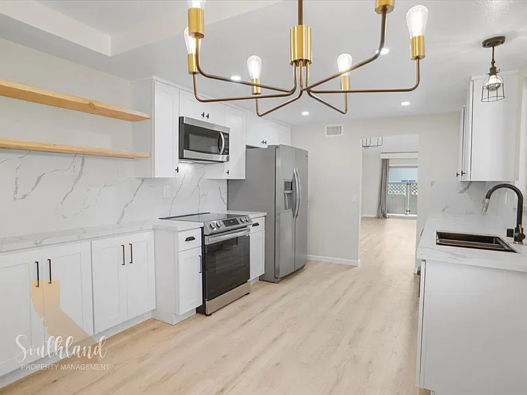 40002 Village 40 — Photo 3