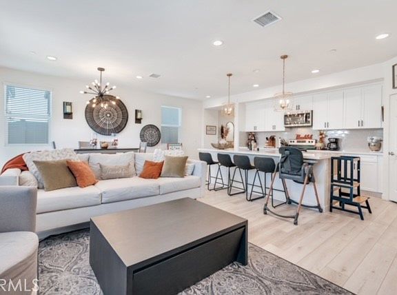 3rd image of 4247 Bravado