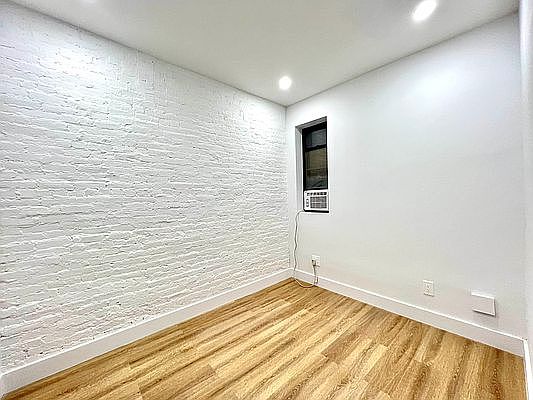 5th image of 446 W 55th St APT A