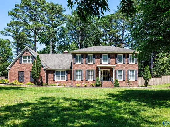 207 Indian Springs Dr, Florence, AL 35634