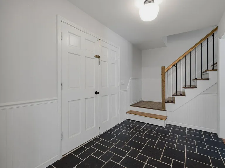 1303 General Macarthur Dr — Photo 4