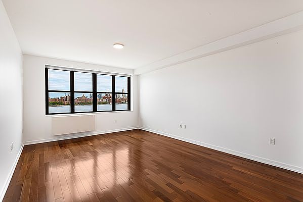 1st image of 58 Metropolitan Ave APT 6D