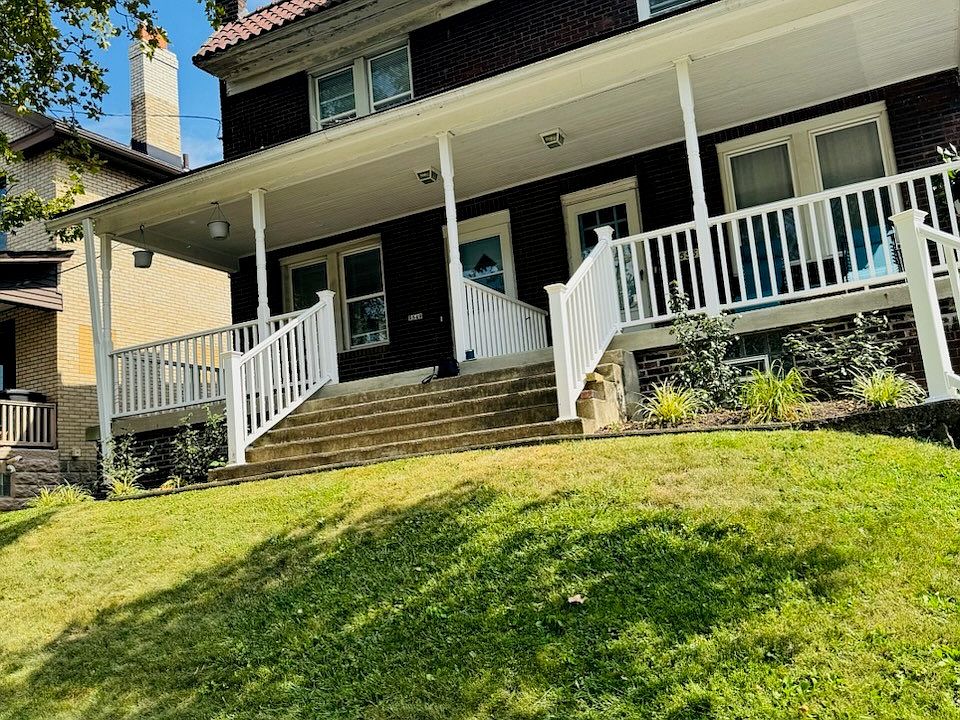 Beautiful large front porch