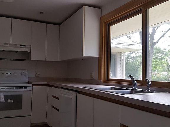 5th image of 17684 S Meadowpark Dr