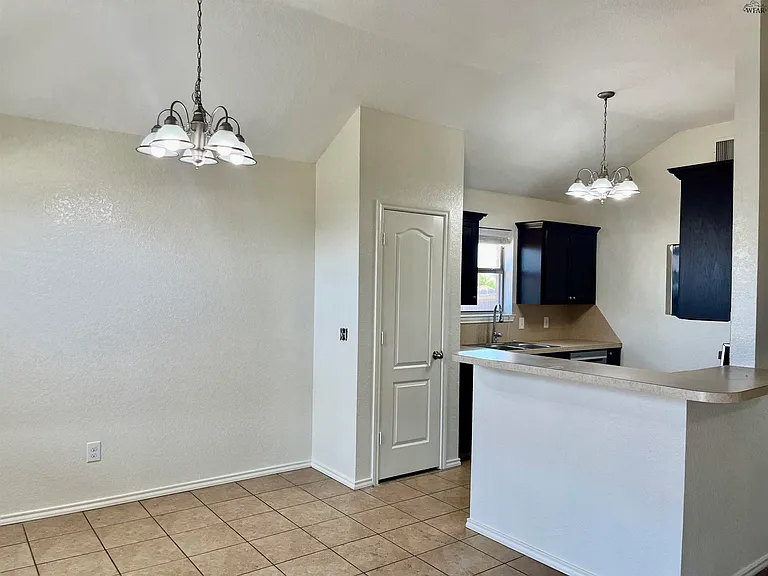 5440 Carlson St — Photo 8