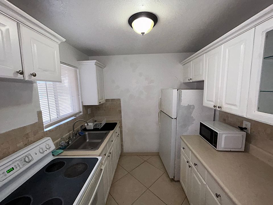 1st image of 6112 Forest Hill Blvd APT 204