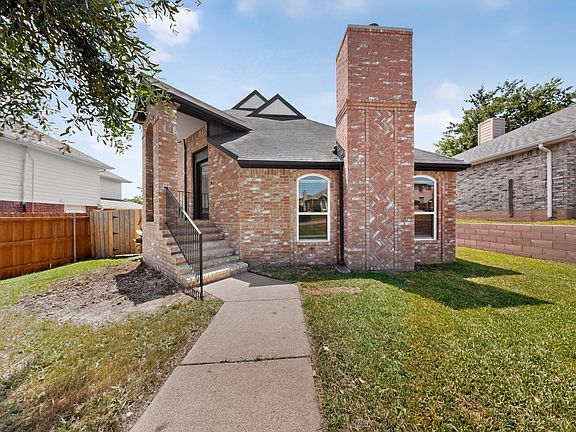 2nd image of 12820 Hilltop Dr