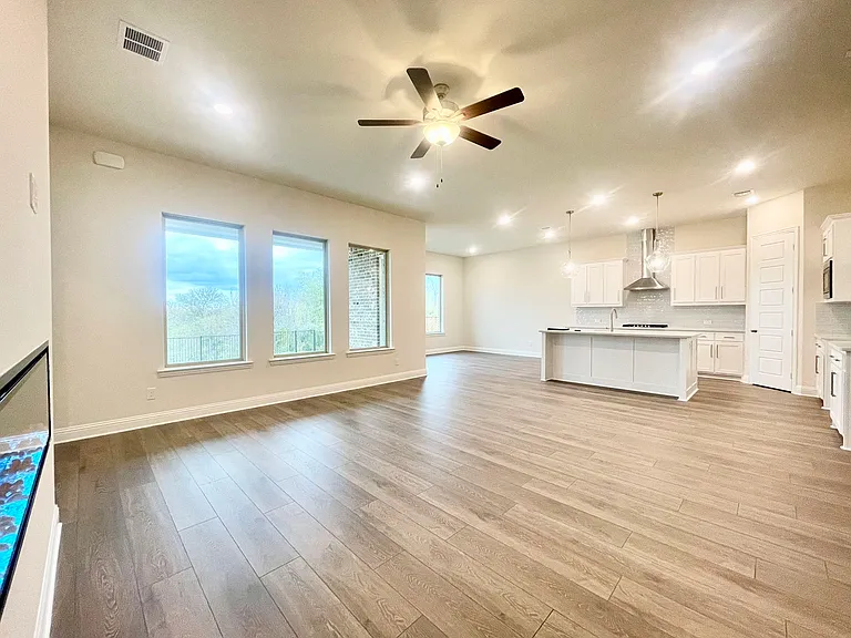 1632 Estivella Dr — Photo 5