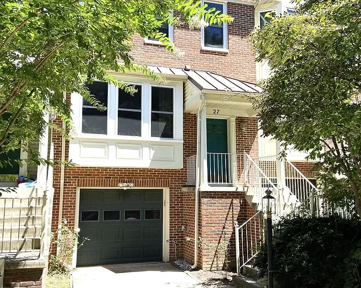 27 Beacon Hill Way — Photo 1