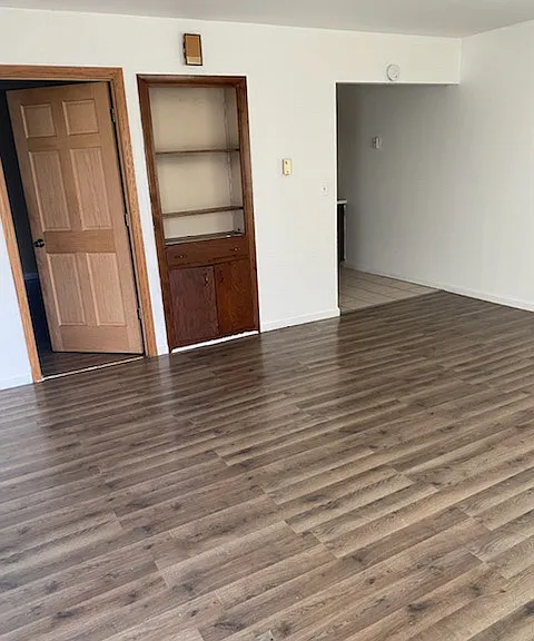 402 S Kendrick Ave — Photo 2