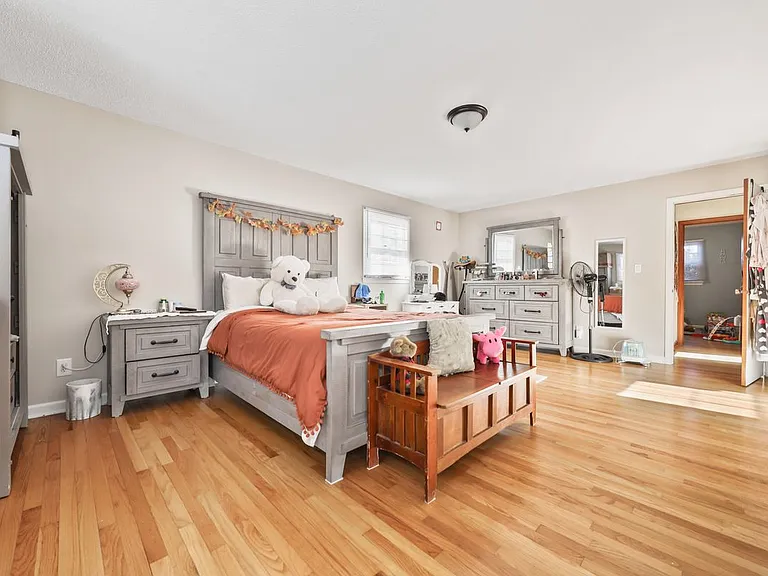 41 Trout Brook Dr — Photo 32