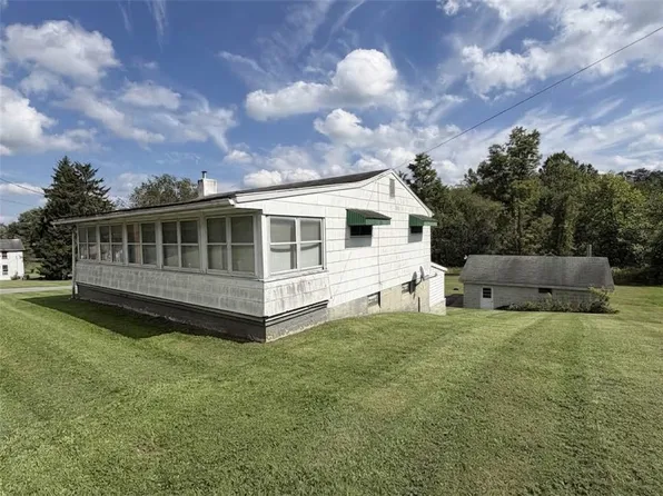 3031 W Crawford Ave, Connellsville, PA 15425