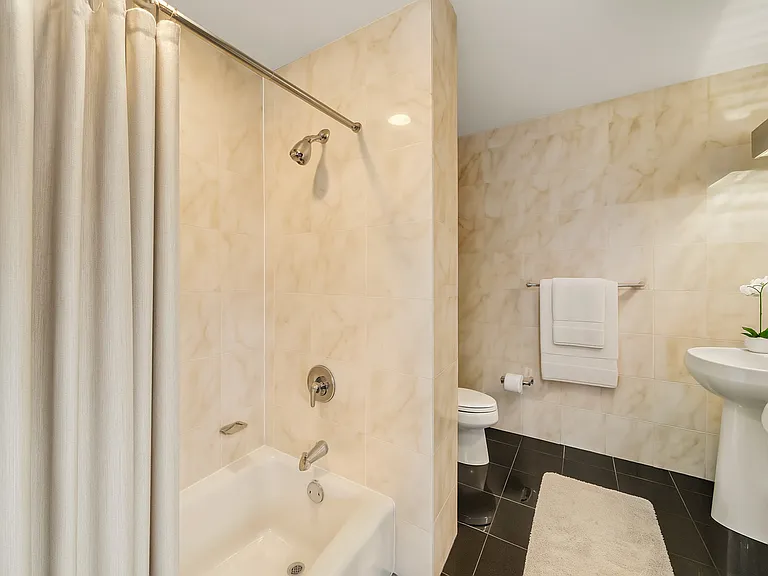 420 E 61st St #21E — Photo 10