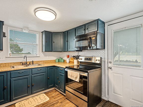 4th image of 229 Twin Lakes Dr