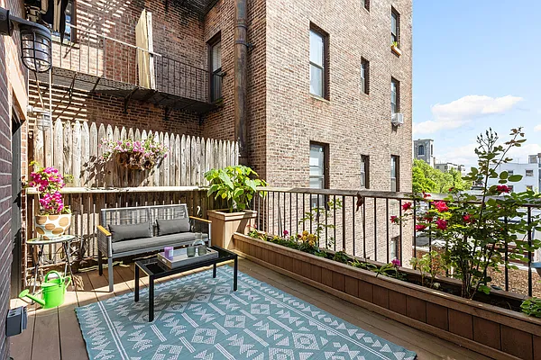 Sold by Compass | media 12