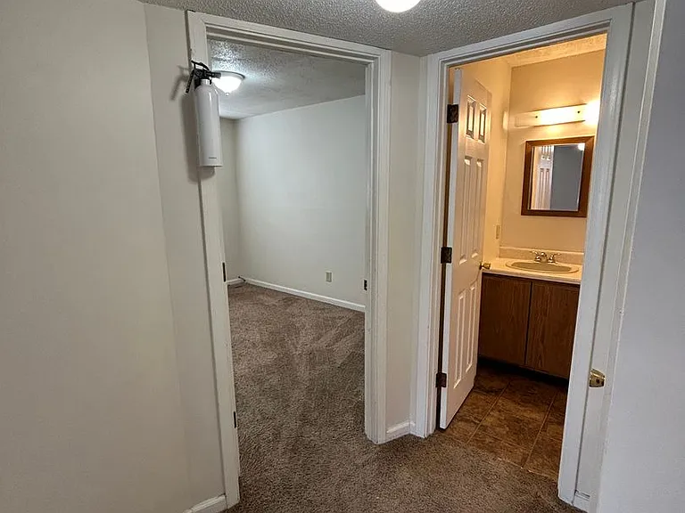 280 Apple Tree Ct #8 — Photo 8
