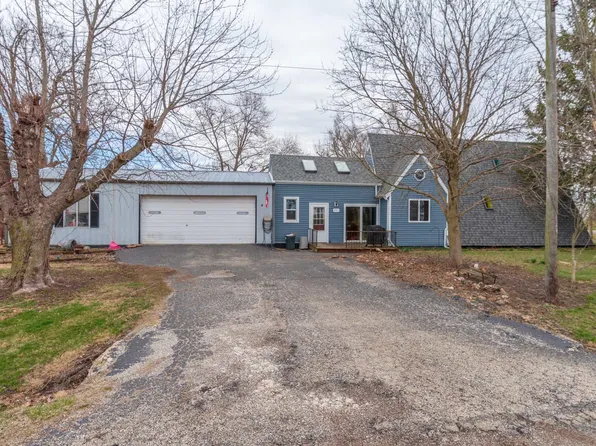 301 N Chestnut St, Stanford, IL 61774