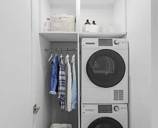 4th image of 246 E 53rd St #4A