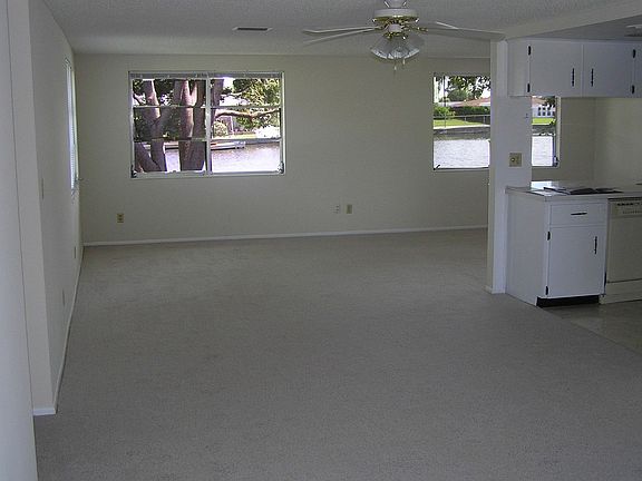 4th image of 3928 Star Island Dr