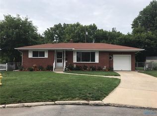 250 Windsor Dr, Rossford, OH 43460
