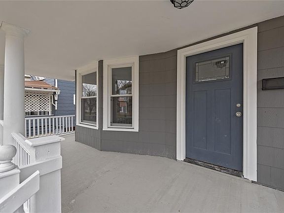 3rd image of 1527 Coutant Ave