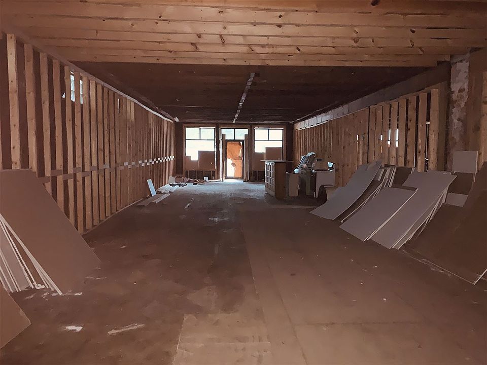 2nd image of 227 Campbell St