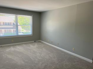 1414 S 14th St APT C, St Charles, IL