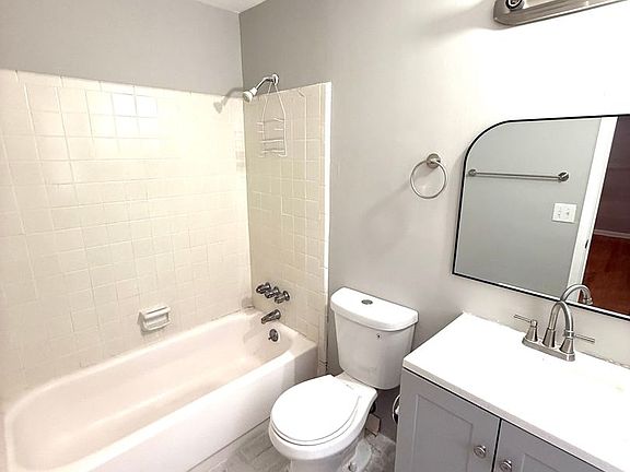 5th image of 3145 Woodfern Dr
