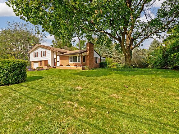 4th image of 74 Bishop Dr