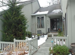 56 Winding Creek Ln, Rochester, NY 14625