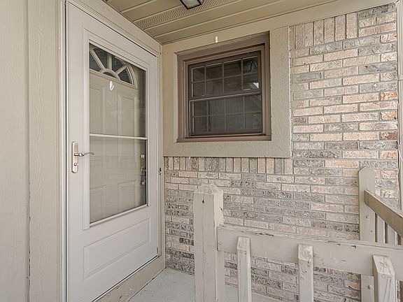 3rd image of 2779 Sweetbriar Ct