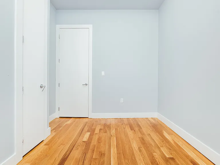 312 Bedford Ave #2 — Photo 8