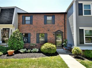102 Canterbury Dr, Coraopolis, PA