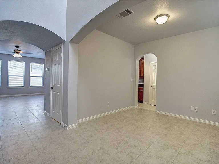 8017 Caladium Dr — Photo 16