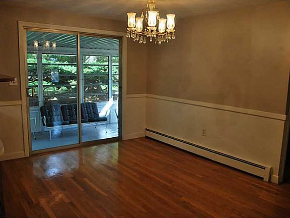 5th image of 7 Marywood Ln