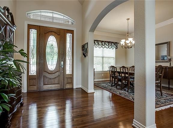 2nd image of 10004 Seville Dr