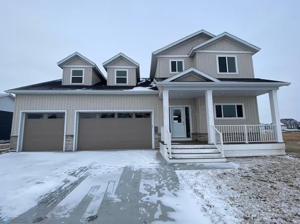 7469 Claire Dr S, Fargo, ND 58104