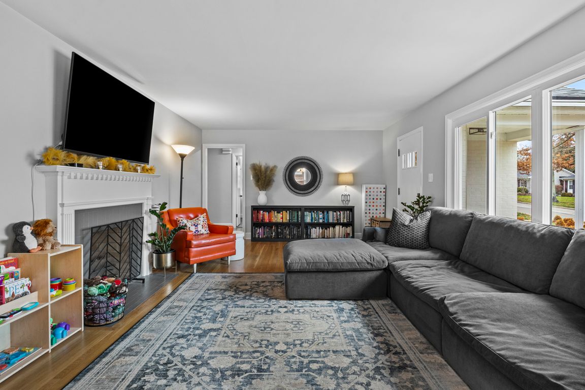 next background image