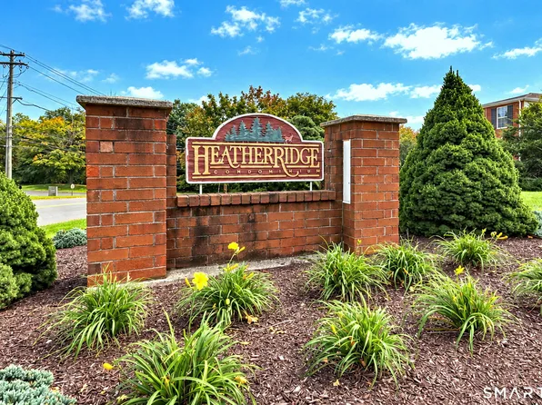 60 Heather Ridge #60, Shelton, CT 06484