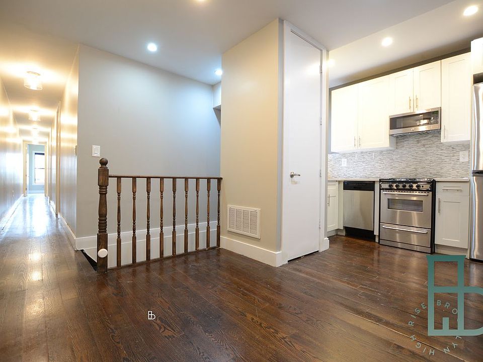 1st image of 205 Saint James Pl #1