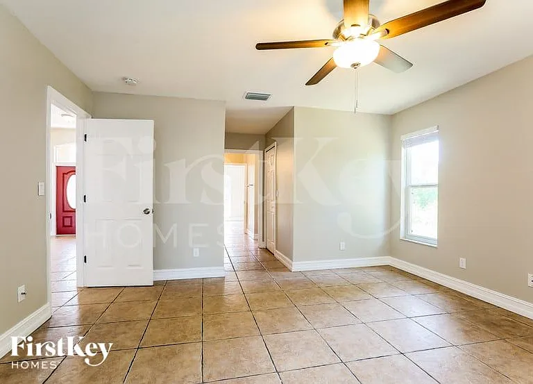 713 McKinley Ave — Photo 9