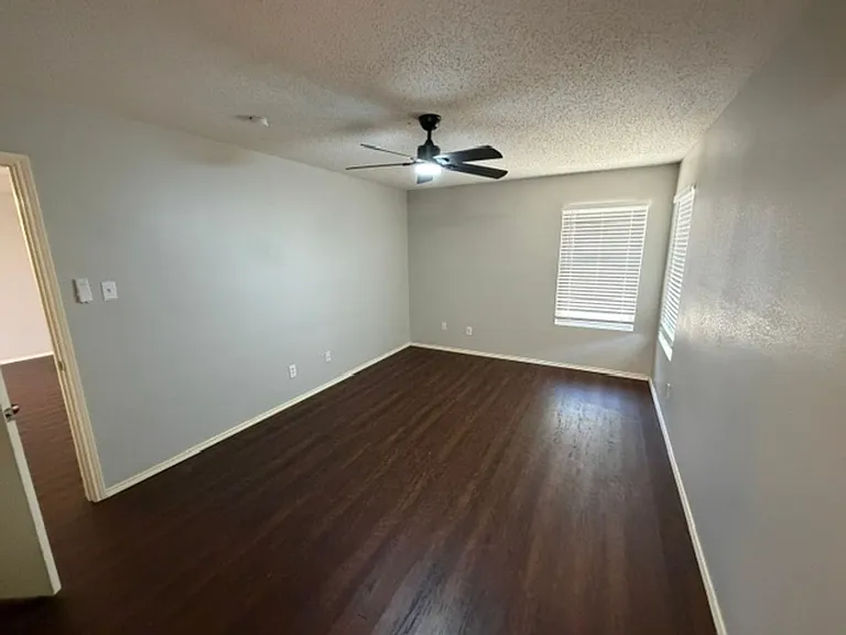 1004 Mazourka Dr — Photo 15