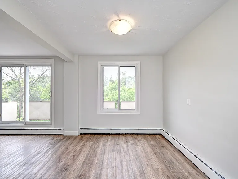 310 Clyde Rd — Photo 6