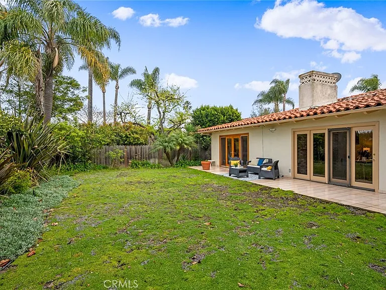 1557 Granvia Altamira — Photo 46